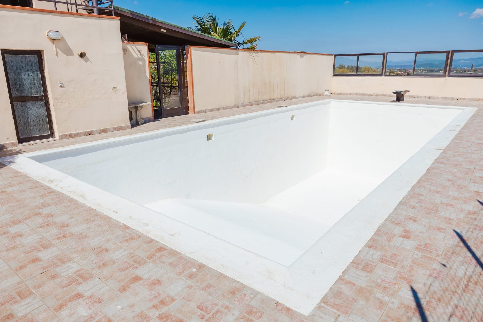Villa mit Olivenhain, Pool und Panoramablick — Ansicht 15